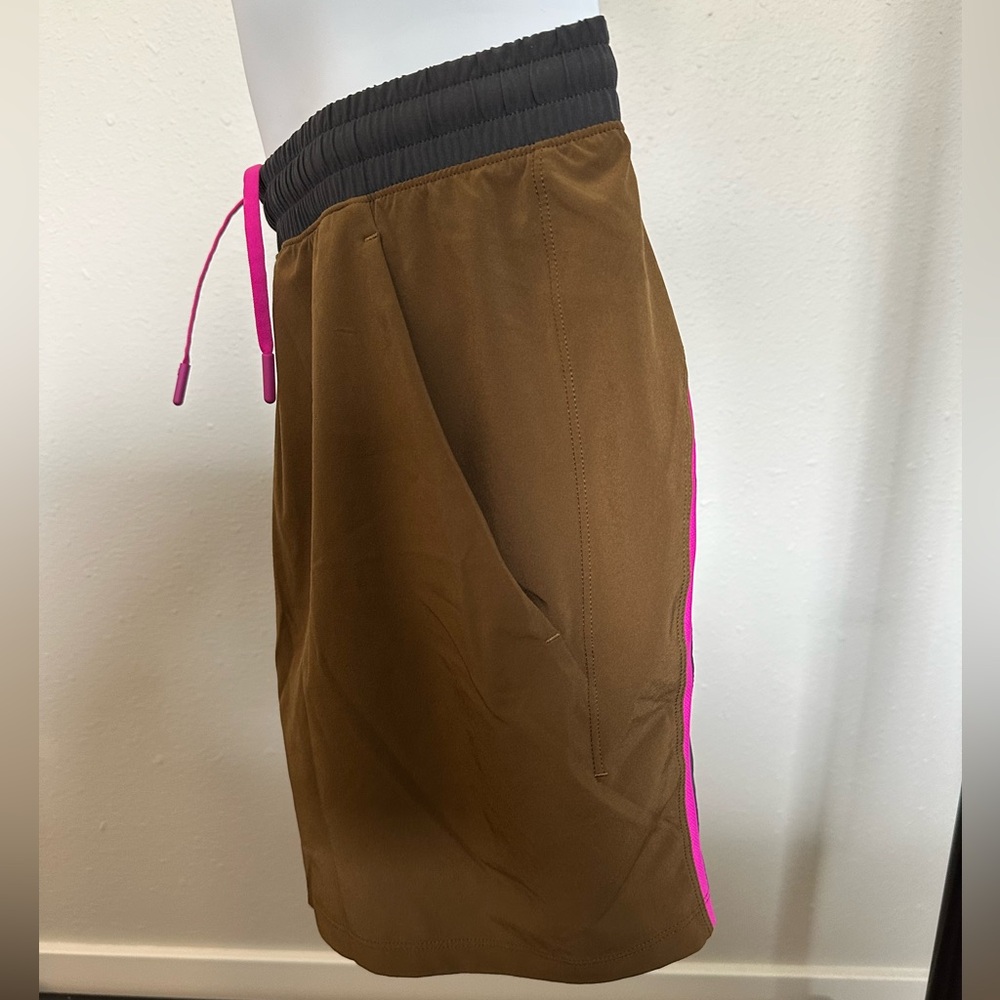 Lululemon Pacemaker Linerless (LL) Short 5” inseam - Picture 4 of 6